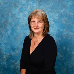 grade-5/bev-halvorsen.webp